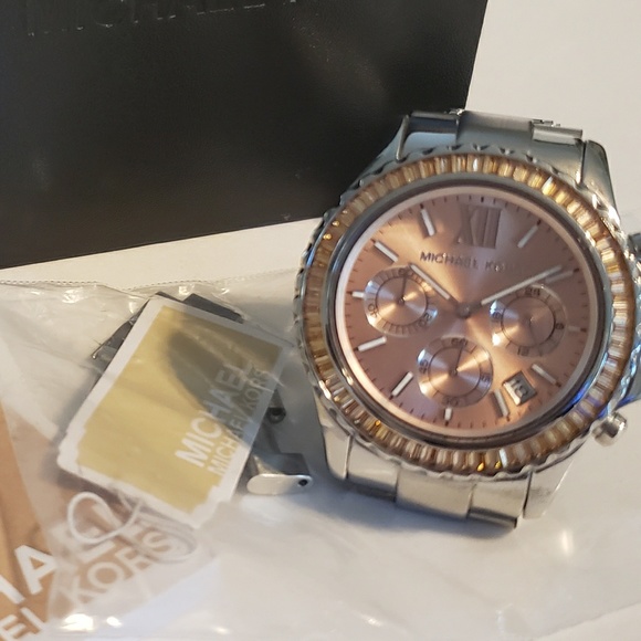 NEW Michael Kors "Everest" Watch (MK5870) - Picture 7 of 7